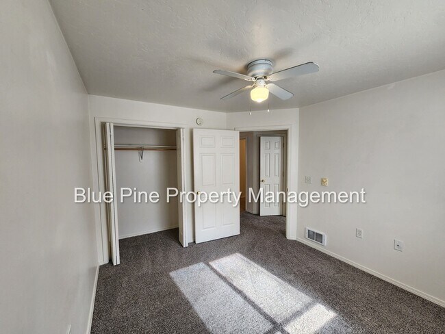 Building Photo - 952 Anne St