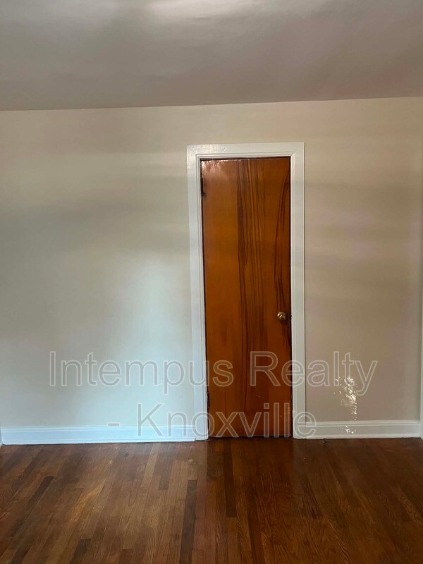 Building Photo - 304 Sarvis Dr