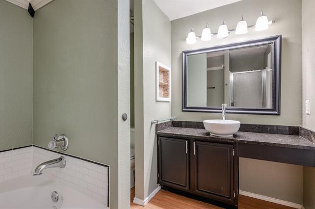 Building Photo - 1348 Creekview Dr