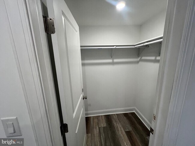 Building Photo - 3228 W Diamond St