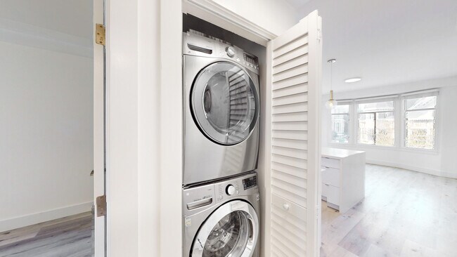 Building Photo - 1803 California St