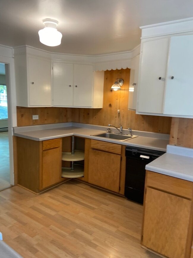 Building Photo - Great South Hills Location