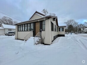 Building Photo - Three Bedroom Home in Muskegon