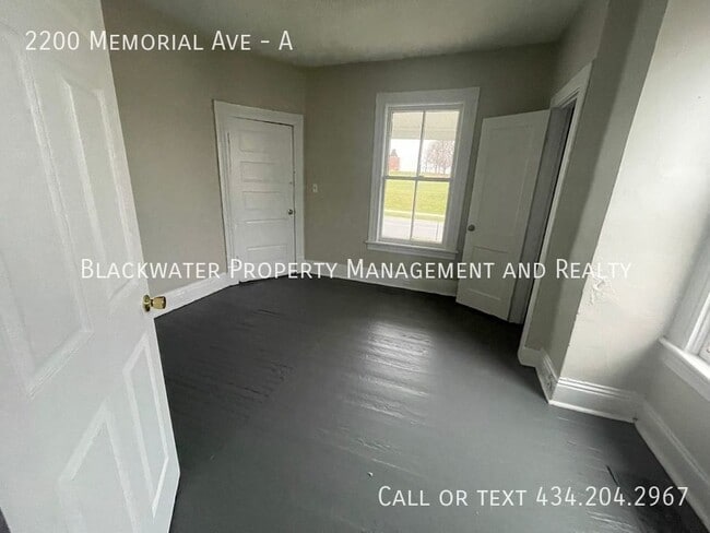 Building Photo - 2200 Memorial Ave