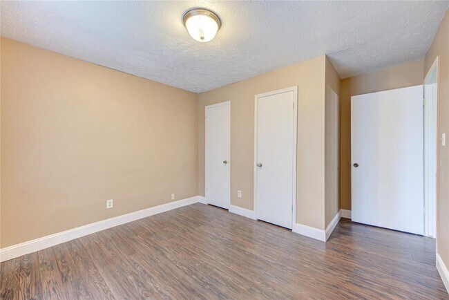 Building Photo - 1371 New Tree Ln
