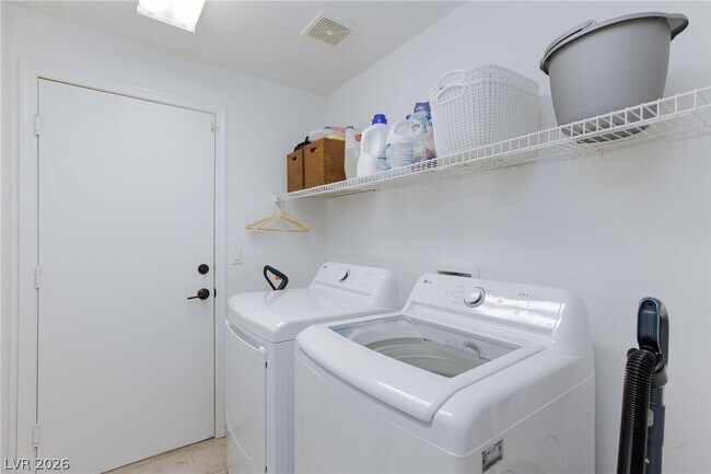 Building Photo - 8204 Burgesshill Ave