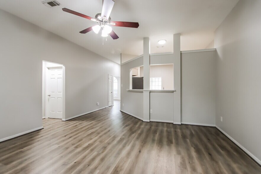 Building Photo - 3030 Killdeer Ln