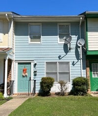 Building Photo - 608 W Church St