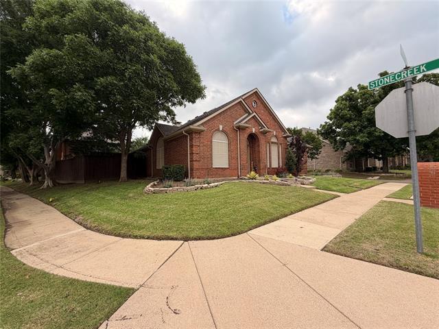 Building Photo - 8640 Woodcreek Dr