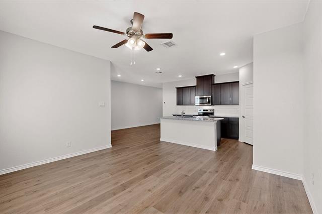 Building Photo - 740 Thorn Crk Dr