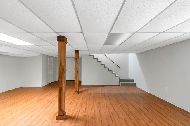 Building Photo - 3653 Chestnut Lake Ct
