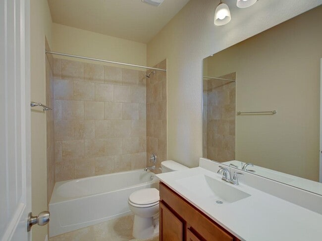 Building Photo - 421 Epiphany Ln