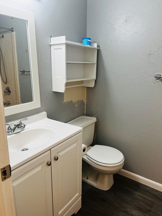 Building Photo - WATER & TRASH INCLUDED - CENTRAL LOCATION!