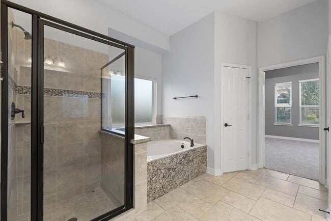 Building Photo - Stunning 4-bed, 4-bath Home in Auburn Lakes community!