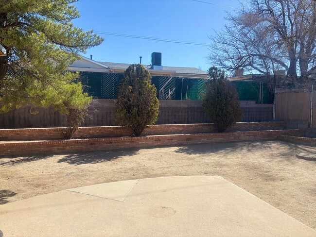 Building Photo - Foothills beauty! Must see!