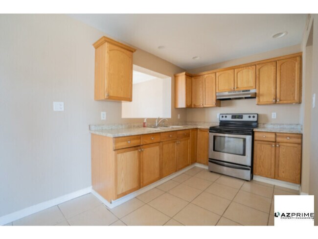 Building Photo - Live the Arizona Dream in This Beautifully...