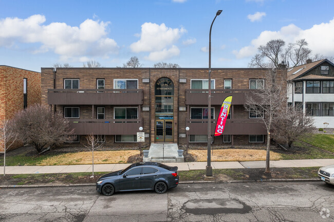 Building Photo - Regency Apartments