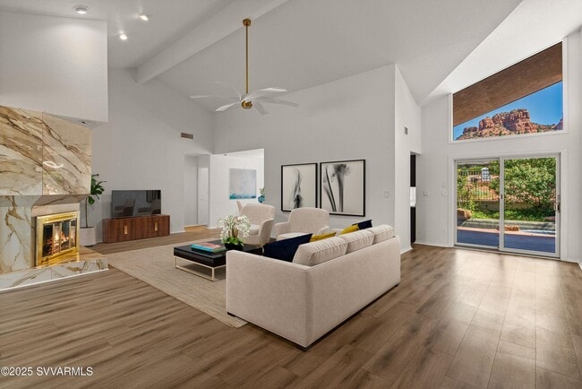 Building Photo - Gorgeous, modern, remodeled, unfurnished, ...