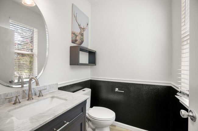 Building Photo - 4118 Lake Cypress Cir