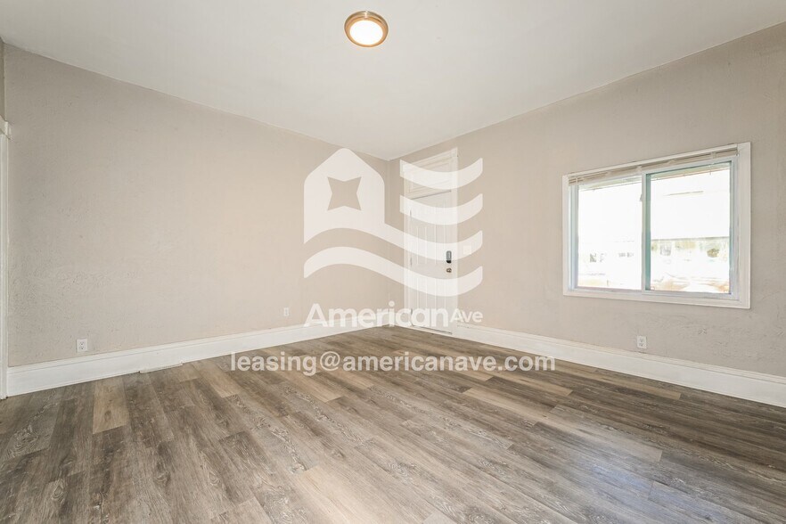 Building Photo - 620 E 17th Ave