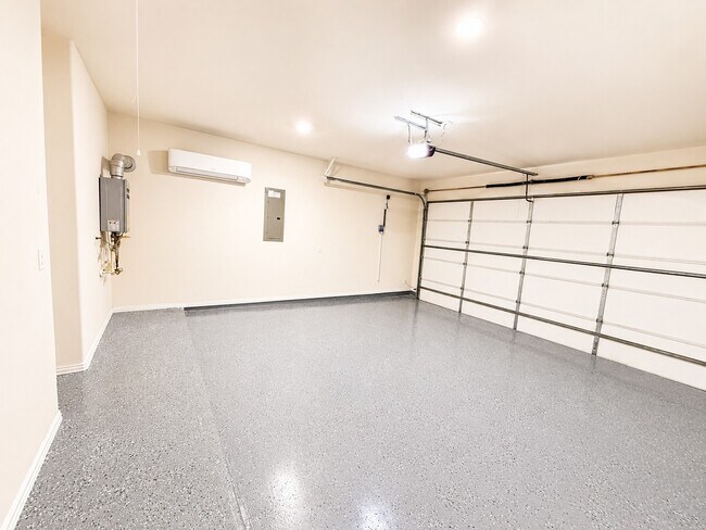 Building Photo - 15230 Stuart Bat Cave Ln