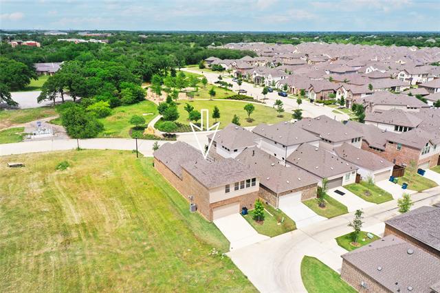 Building Photo - 734 Village Green Dr