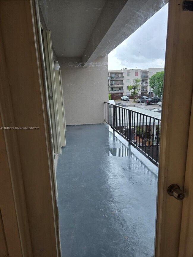 Building Photo - 5755 W 20th Ave