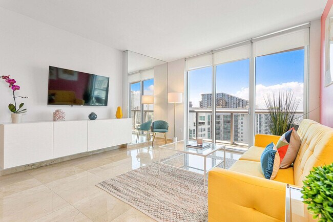 Building Photo - 485 Brickell Ave