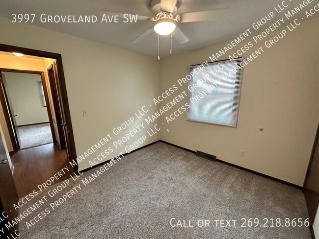 Building Photo - 3997 Groveland Ave SW