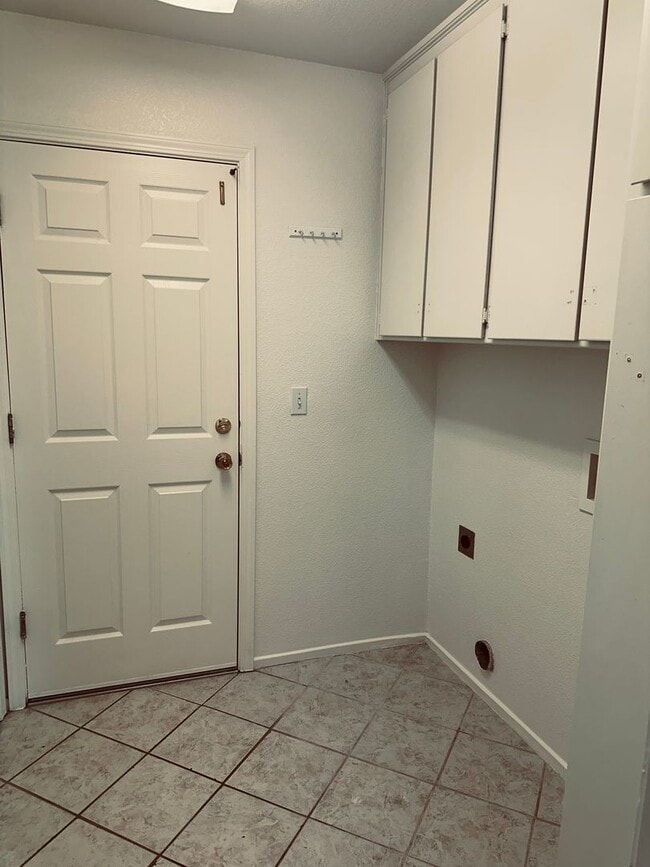 Building Photo - Nice Home For Rent!