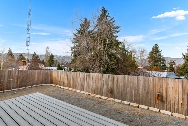 Building Photo - Brand new 2 bed/2 bath, central a/c, dishwasher, washer & dryer, deck & patio! March rent free!