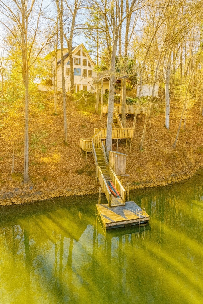 Building Photo - 555 Laurel Cove Rd