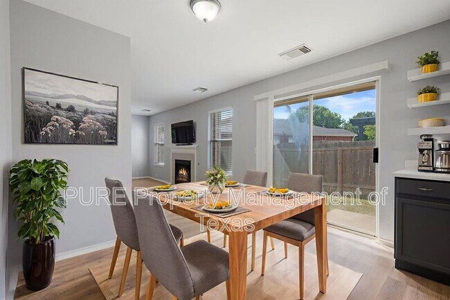 Building Photo - 906 Low Brim Cove