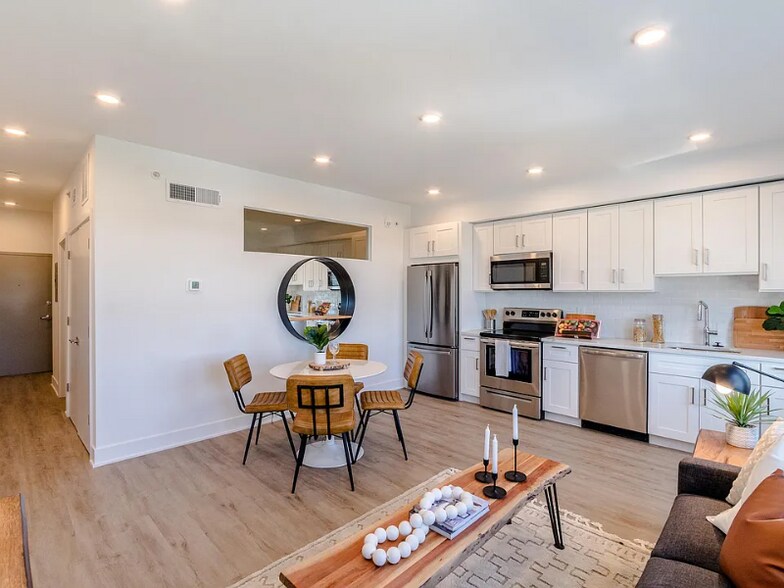 Building Photo - 1201 W Girard Ave