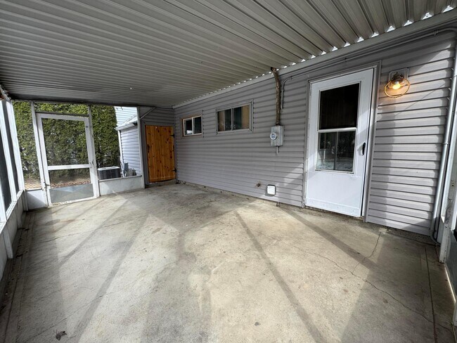 Building Photo - 4105 Elbern Ave