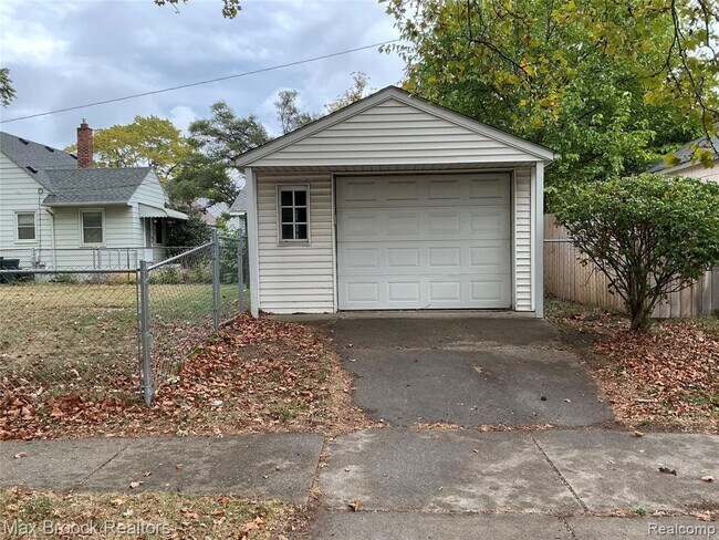 Building Photo - 2104 Brickley St