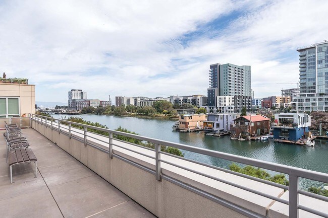 Building Photo - Luxury Condo at Park Terrace