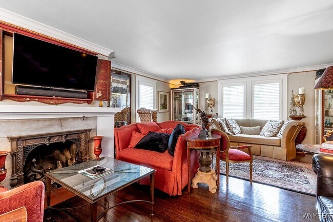 Building Photo - 72 N Long St