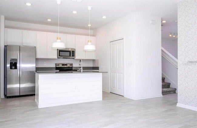 Building Photo - 13890 Title Wy