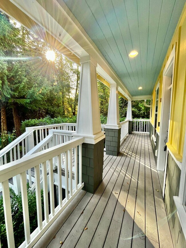 Building Photo - Beautiful 4 Bedroom Bainbridge Home Close ...