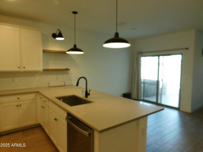 Building Photo - 42510 W Vincent Dr