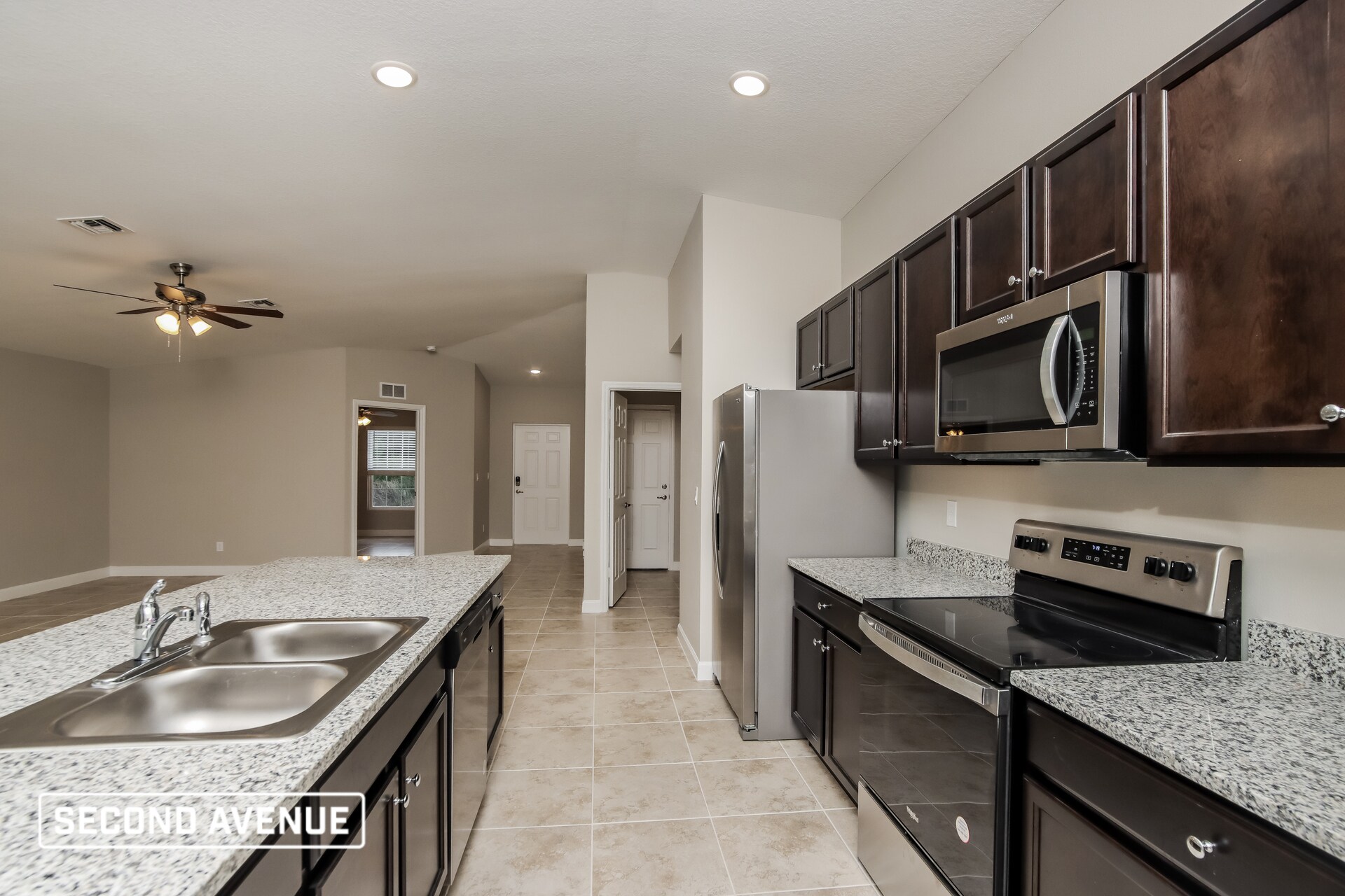 Building Photo - 1450 Degroodt Rd SW