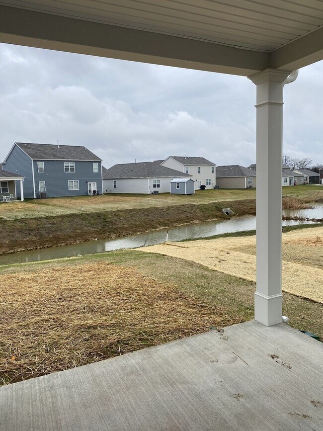 Building Photo - Nice Four Bedroom Home in Lebanon