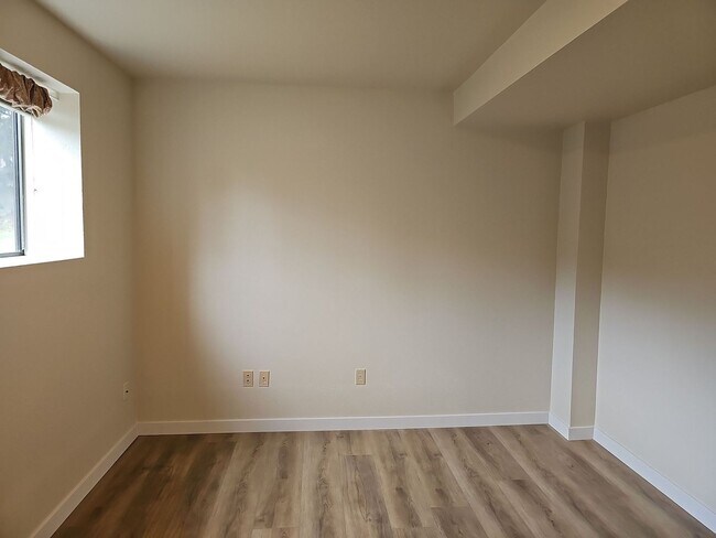 Building Photo - Amazing 3B/3B Single Family Home near Microsoft, prime Redmond location