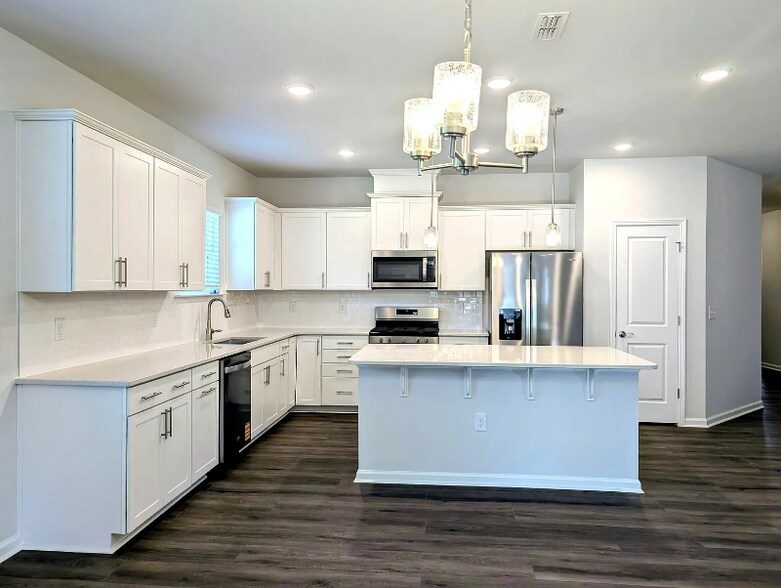 Building Photo - 740 Ben Ledi Ct