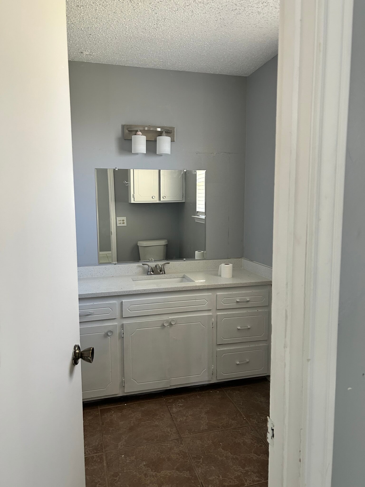 Building Photo - 215 Songbird Trl