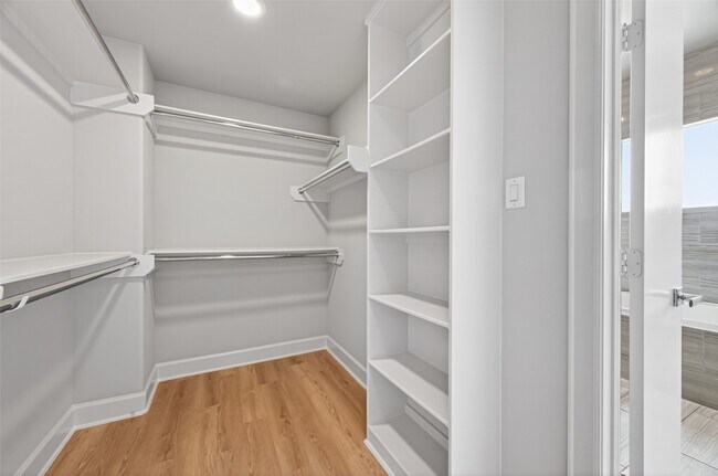 Building Photo - 5313 Inker St