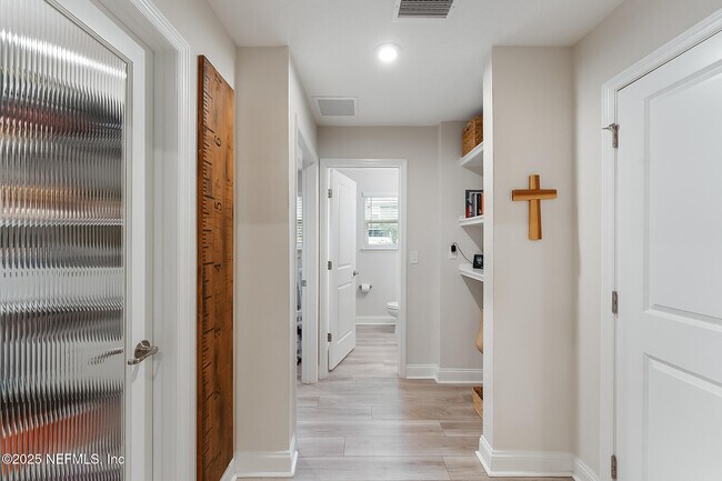 Building Photo - 50 Sydney Cv