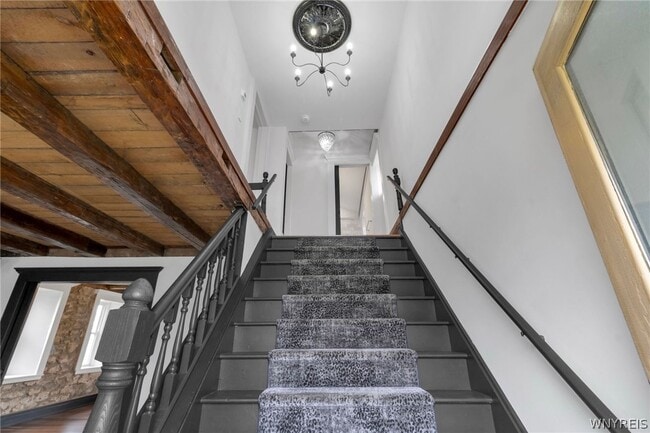 Building Photo - 9060 Main St