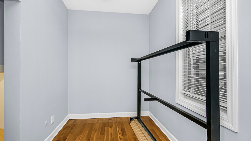 Bedroom 1 - 1472 W Webster Ave